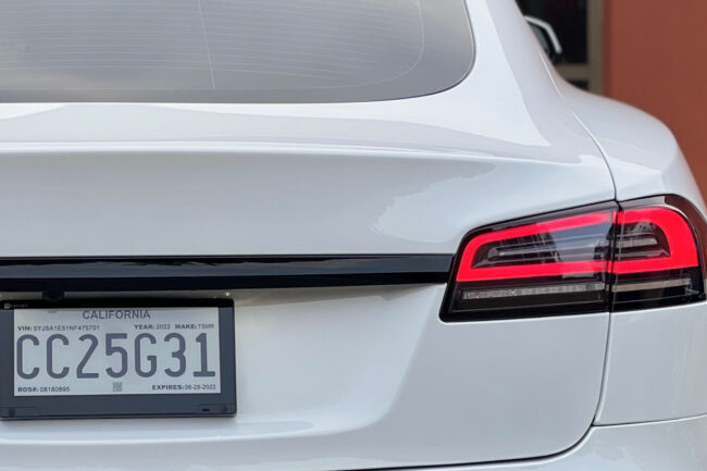Tesla equipped with RPlate digital license plate